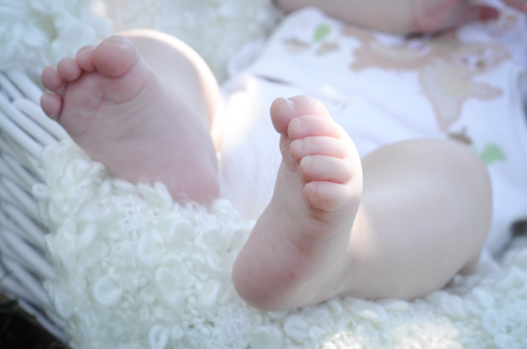 particolare piedini bambino