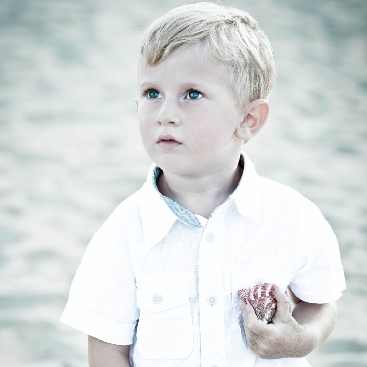 Jacopo, i giochi in spiaggia